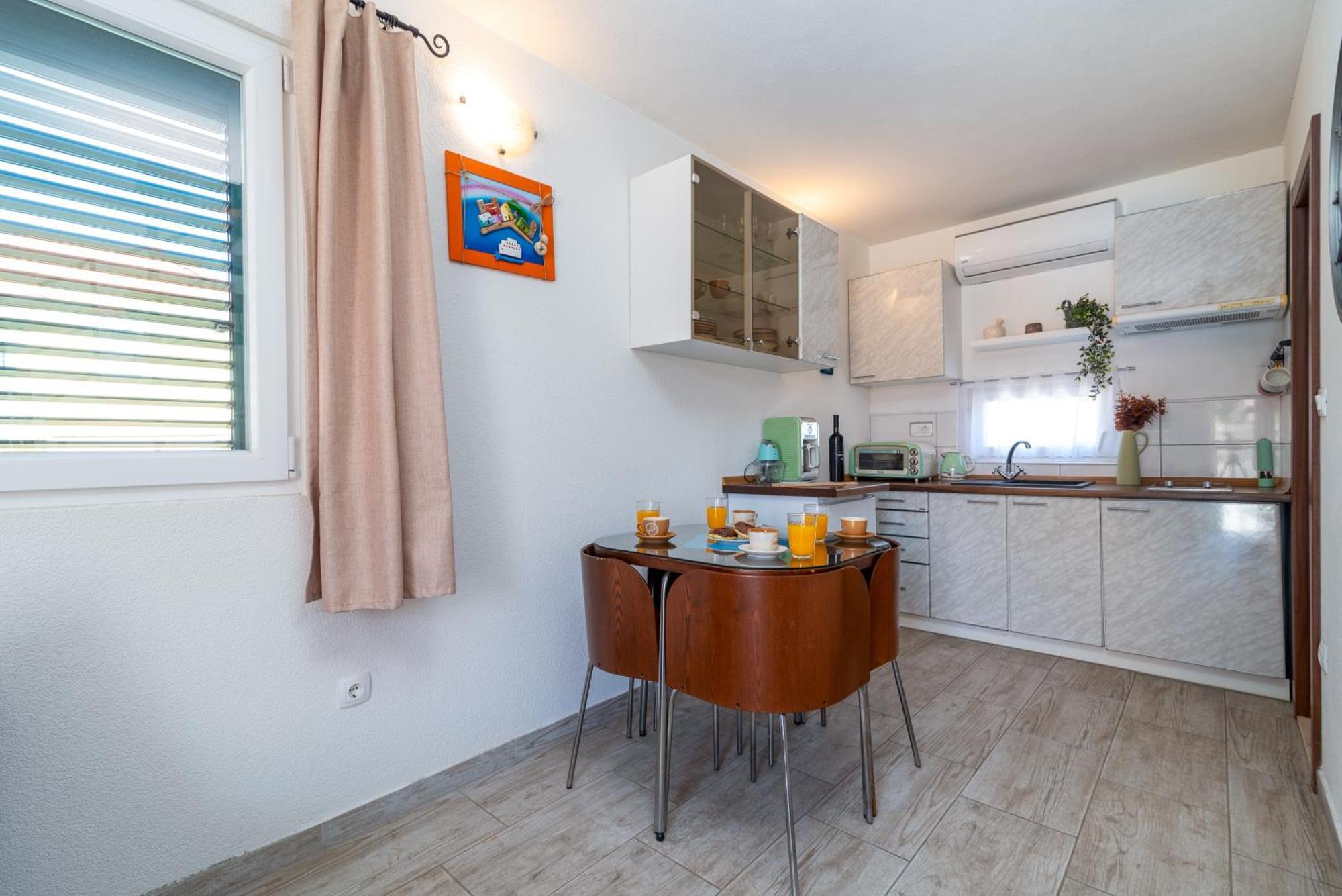 Studio Apartment Dona Trogir Zewnętrze zdjęcie